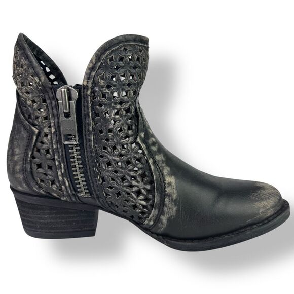 Circle G Black Ankle Booties with Laser-Cut Design - Picture 5 of 13